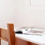 Lo *