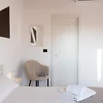Lo *