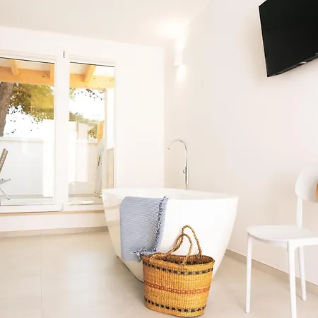 Lo Apartment *